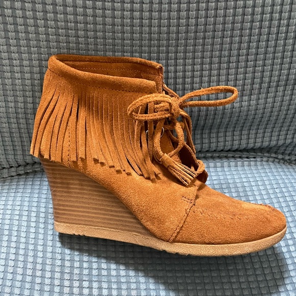 Minnetonka Leather Tassel Wedge Booties - Picture 2 of 4
